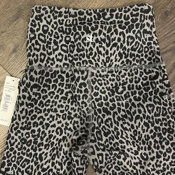 Strut This Remi Light Grey Legging Size Small - Picture 5 of 14